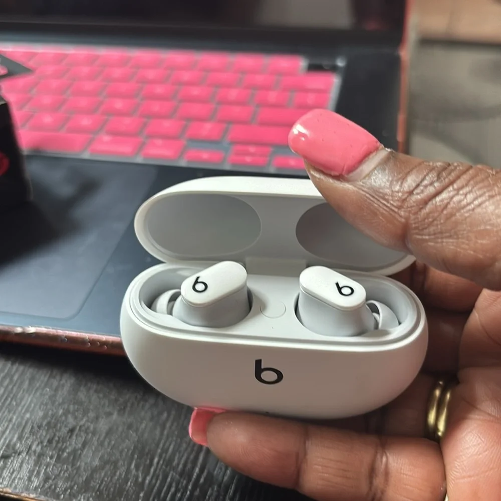 Beats by Dre Studio Buds - Red, White or Black - Picture 10 of 13